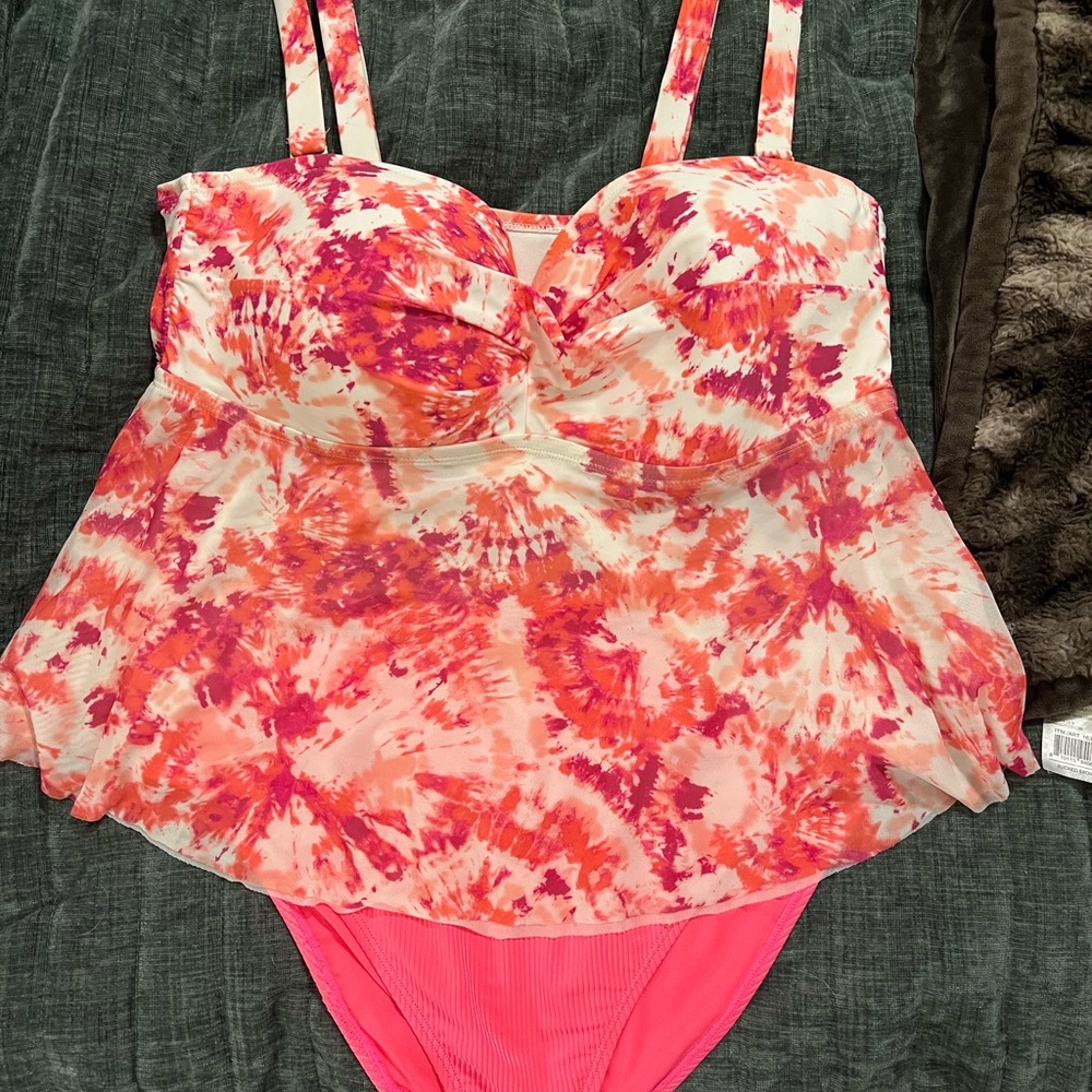 Time and Tru White Swimwear Top - Plus Size 1X